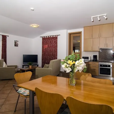 Villa 609 Mariposa *